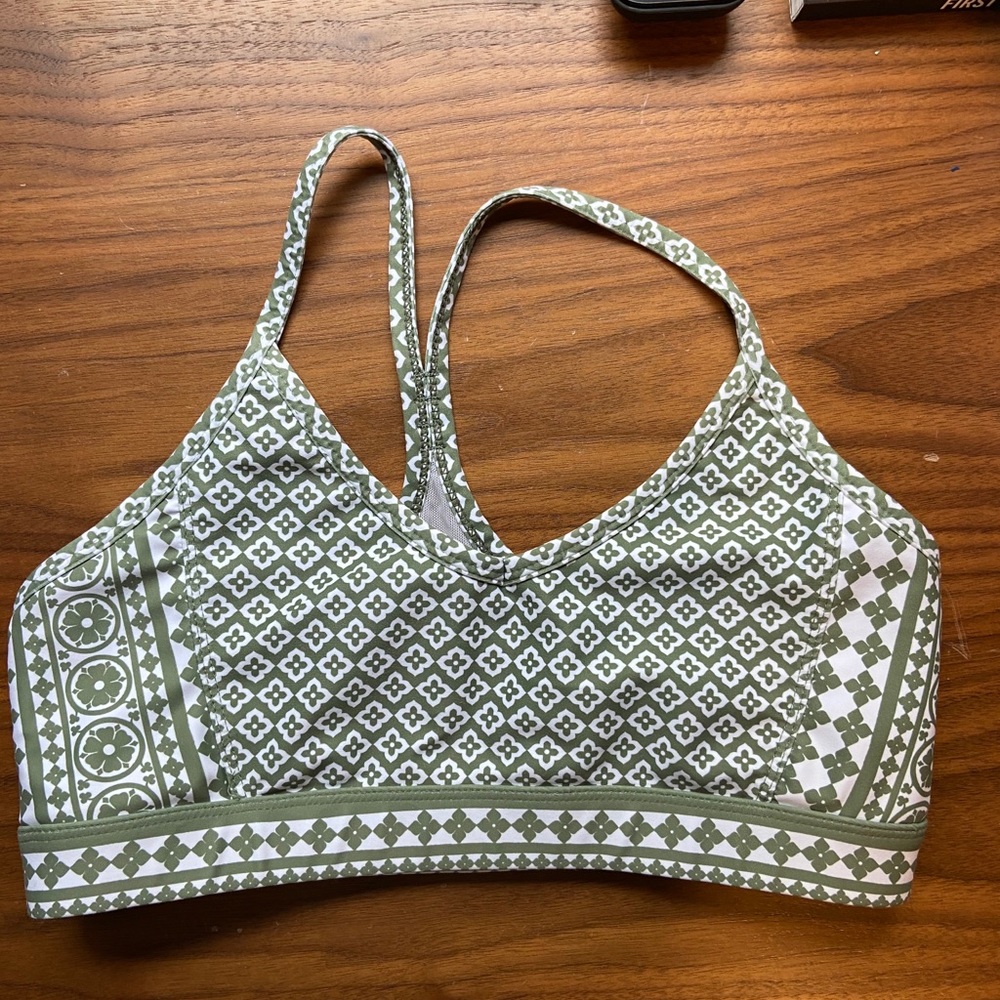 White Fox Boutique x Sarah’s Day active wear bra